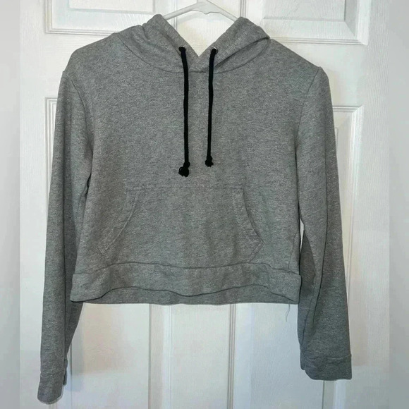 Forever 21 Slightly Cropped Hoodie. Size small - Picture 1 of 4